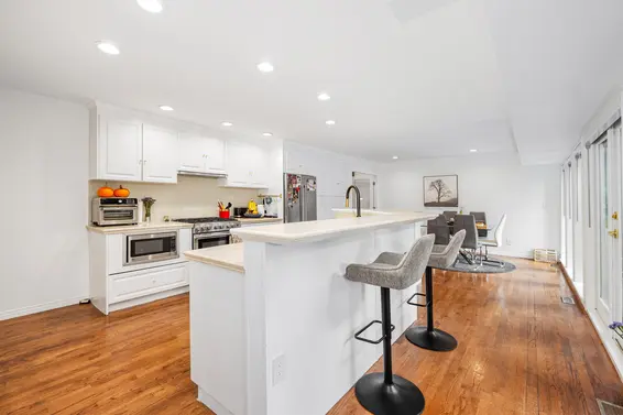 417 Hadden Drive, West Vancouver For Sale - image 6