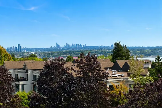 502 128 East 8th Street, North Vancouver For Sale - image 2