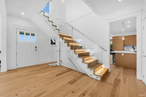 4379 Ross Crescent, West Vancouver For Sale - image 11