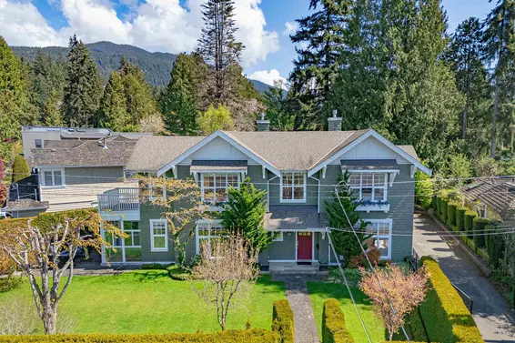 4379 Ross Crescent, West Vancouver For Sale - image 2