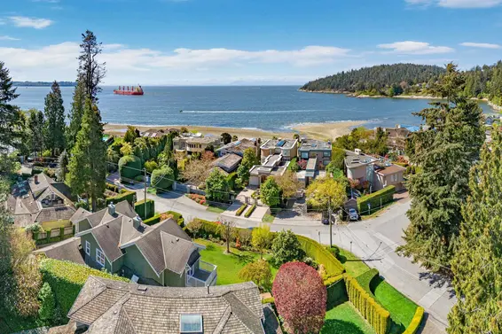 4379 Ross Crescent, West Vancouver For Sale - image 23