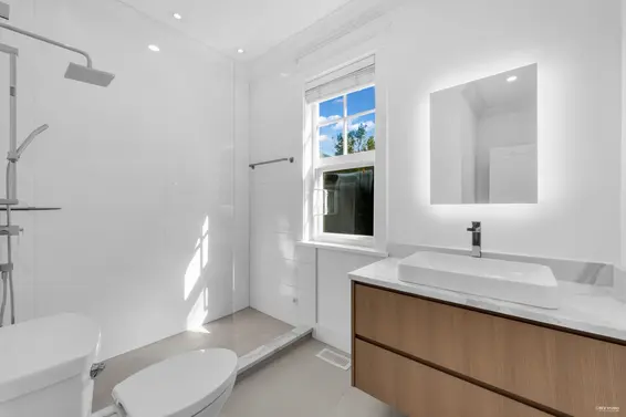 4379 Ross Crescent, West Vancouver For Sale - image 26