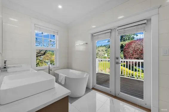 4379 Ross Crescent, West Vancouver For Sale - image 32