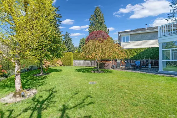 4379 Ross Crescent, West Vancouver For Sale - image 4
