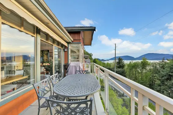 8507 Seascape Drive, West Vancouver For Sale - image 2