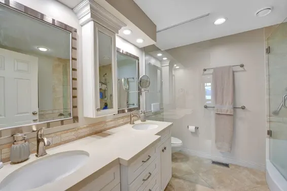 8507 Seascape Drive, West Vancouver For Sale - image 23