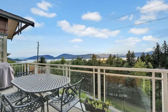 8507 Seascape Drive, West Vancouver For Sale - image 3