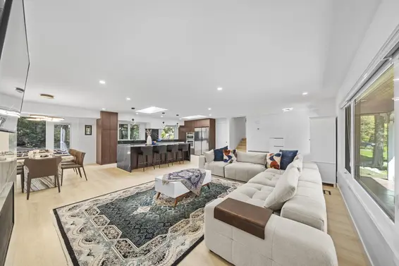 3965 Viewridge Place, West Vancouver For Sale - image 3