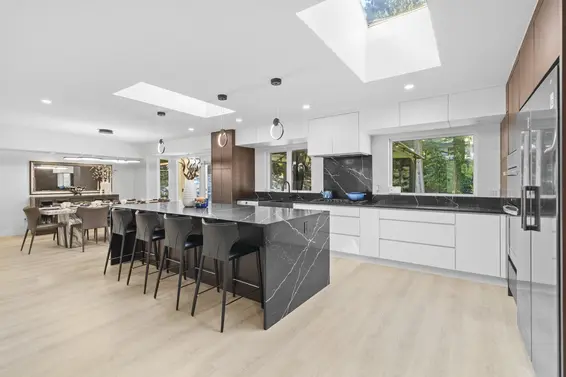 3965 Viewridge Place, West Vancouver For Sale - image 9
