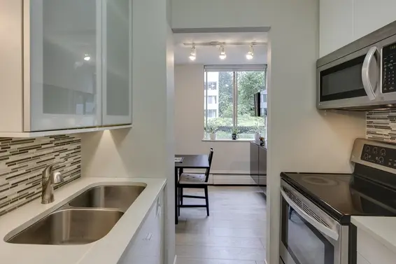 108 2008 Fullerton Avenue, North Vancouver For Sale - image 3