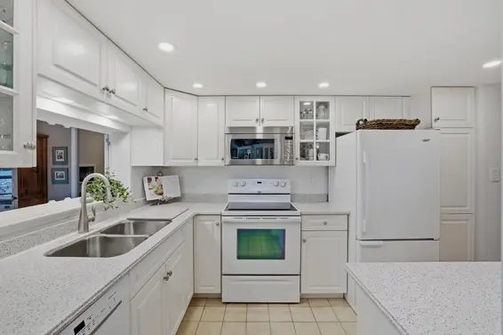 704 995 Roche Point Drive, North Vancouver For Sale - image 7