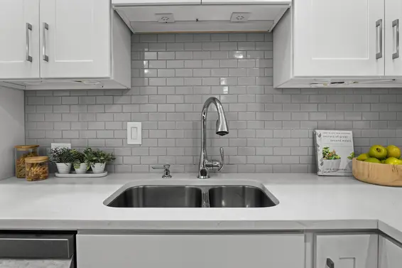 1253 Plateau Drive, North Vancouver For Sale - image 7