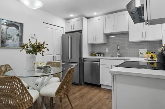 1253 Plateau Drive, North Vancouver For Sale - image 8