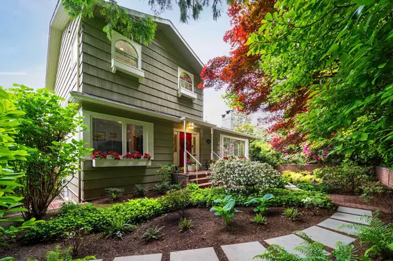 1030 Mathers Avenue, West Vancouver For Sale - image 2