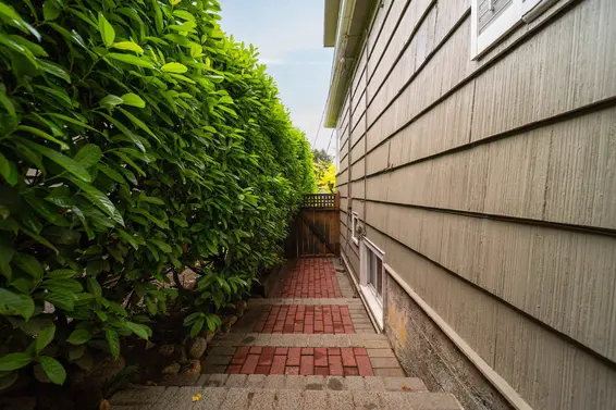 1030 Mathers Avenue, West Vancouver For Sale - image 39
