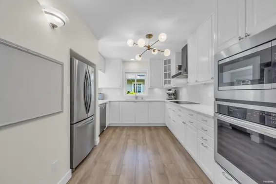 5 1233 West 16th Street, North Vancouver For Sale - image 10