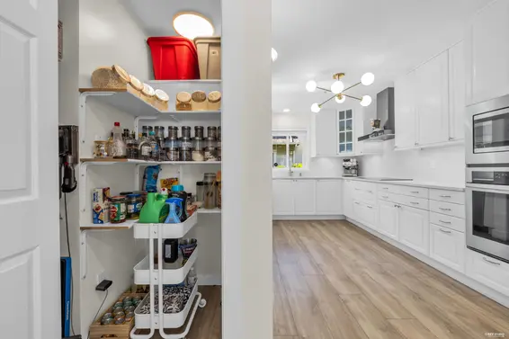 5 1233 West 16th Street, North Vancouver For Sale - image 17