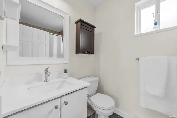5 1233 West 16th Street, North Vancouver For Sale - image 26