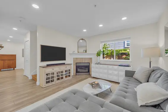 5 1233 West 16th Street, North Vancouver For Sale - image 4