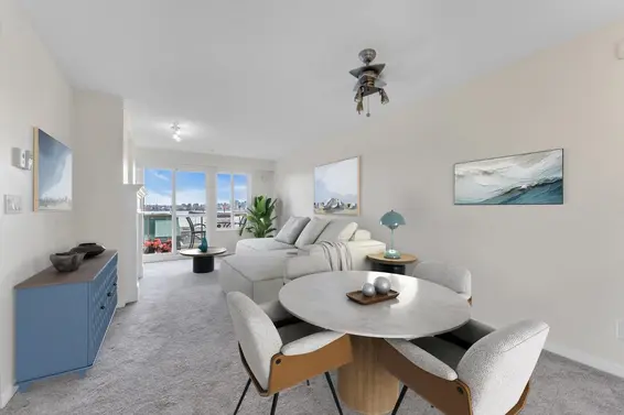 208 333 East 1st Street, North Vancouver