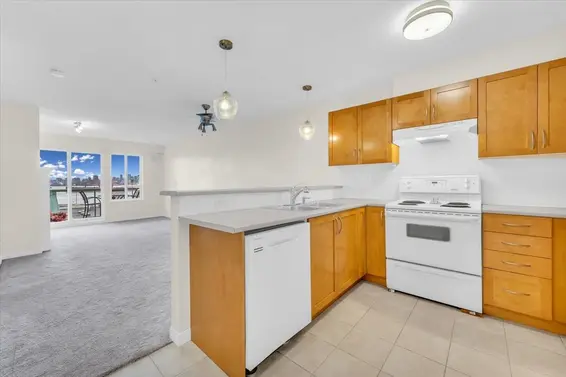 208 333 East 1st Street, North Vancouver For Sale - image 4