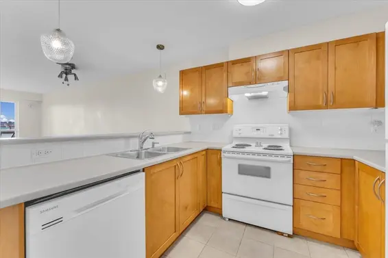 208 333 East 1st Street, North Vancouver For Sale - image 8