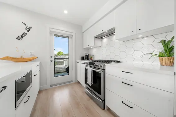 307 1519 Crown Street, North Vancouver For Sale - image 18
