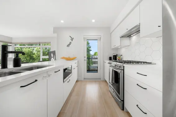 307 1519 Crown Street, North Vancouver For Sale - image 19