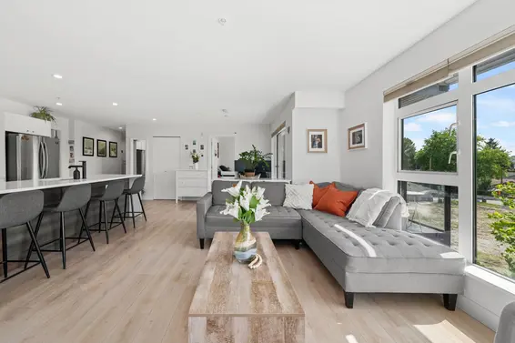 307 1519 Crown Street, North Vancouver For Sale - image 3