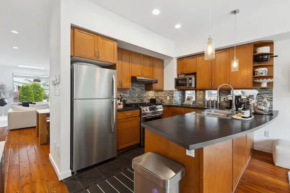 6364 Douglas Street, West Vancouver For Sale - image 17