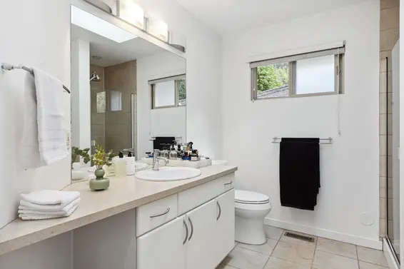 6364 Douglas Street, West Vancouver For Sale - image 31