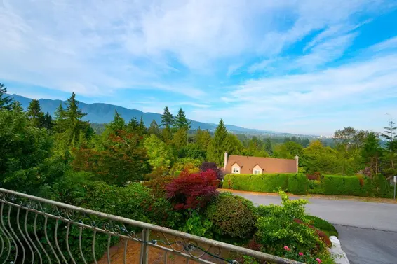 805 Younette Drive, West Vancouver For Sale - image 13