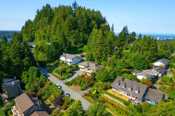805 Younette Drive, West Vancouver For Sale - image 37