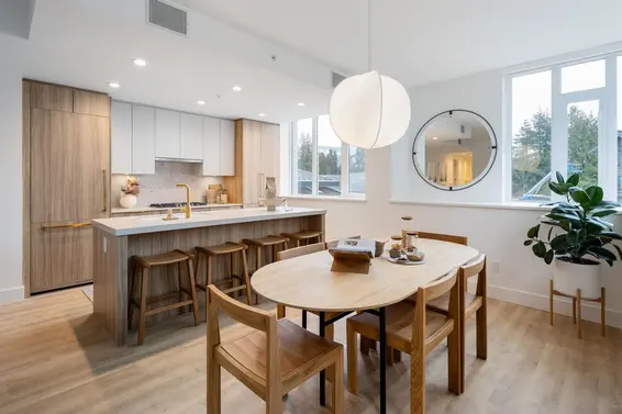 803 2385 Emery Court, North Vancouver