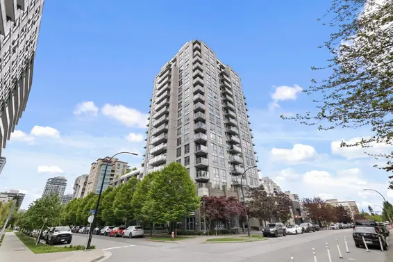 519 135 East 17th Street, North Vancouver