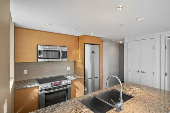 519 135 East 17th Street, North Vancouver For Sale - image 10