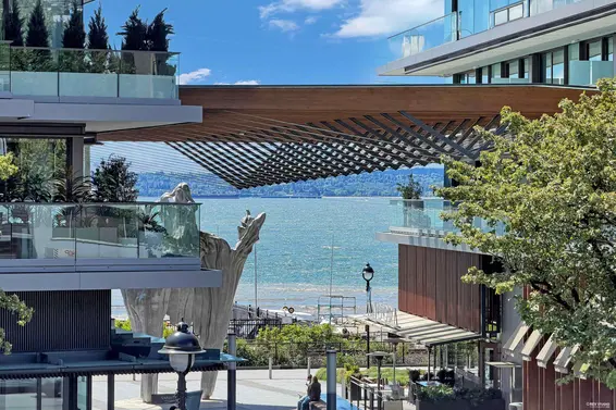 207 1331 Marine Drive, West Vancouver