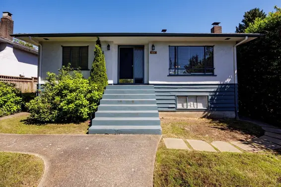 836 East 4th Street, North Vancouver For Sale - image 2