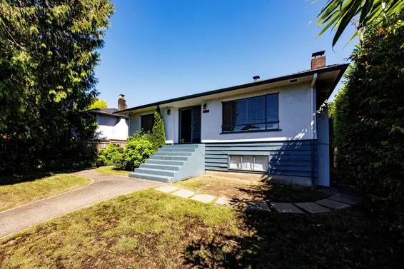 836 East 4th Street, North Vancouver For Sale - image 3