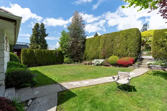 443 East 17th Street, North Vancouver For Sale - image 4