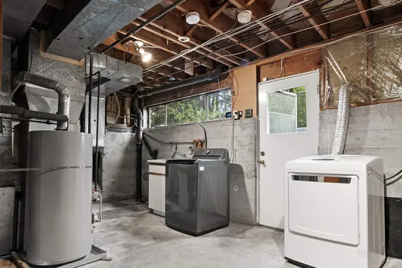 651 Kerry Place, North Vancouver For Sale - image 23