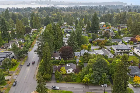 651 Kerry Place, North Vancouver For Sale - image 26