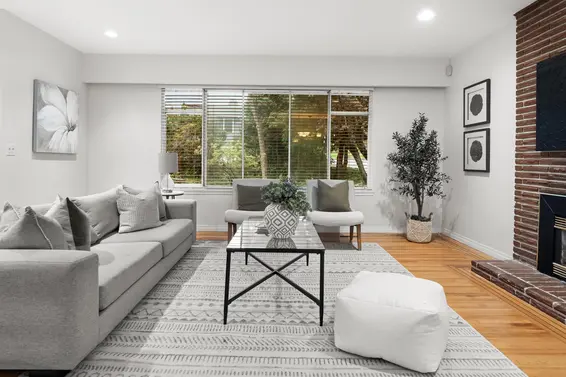 651 Kerry Place, North Vancouver For Sale - image 3