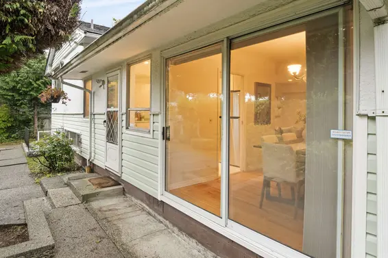 651 Kerry Place, North Vancouver For Sale - image 32