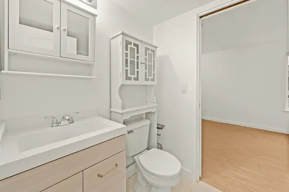 201 1629 Garden Avenue, North Vancouver For Sale - image 13