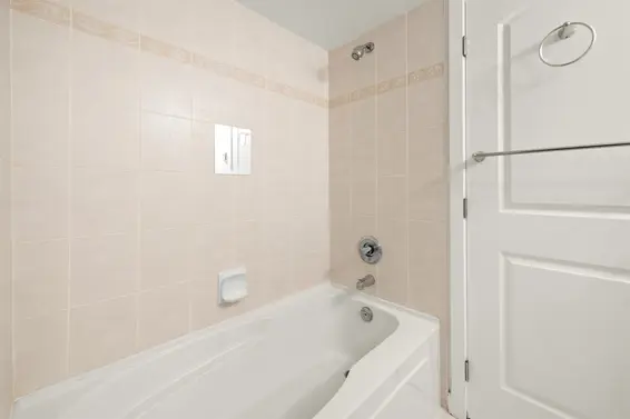 201 1629 Garden Avenue, North Vancouver For Sale - image 14