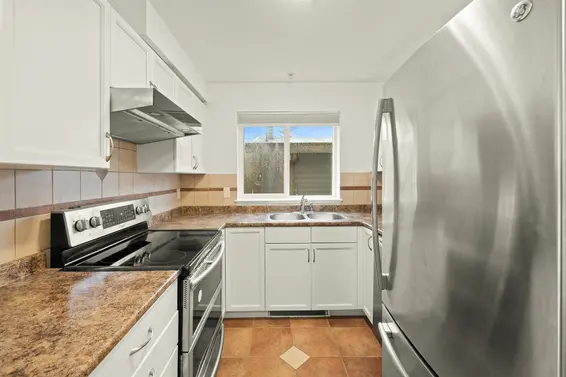 201 1629 Garden Avenue, North Vancouver For Sale - image 7