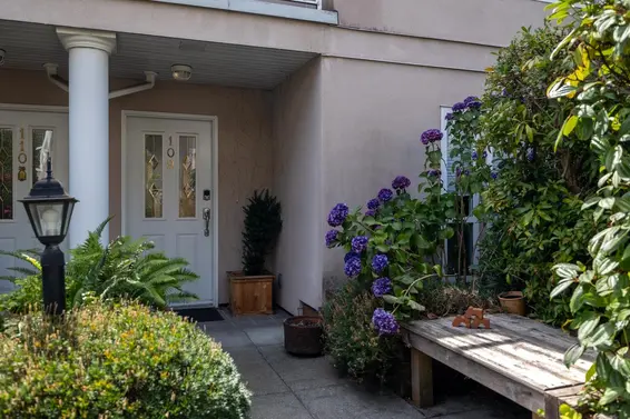 109 225 East 6th Street, North Vancouver For Sale - image 2