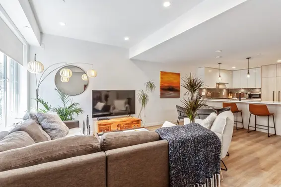 6 237 Ridgeway Avenue, North Vancouver For Sale - image 3