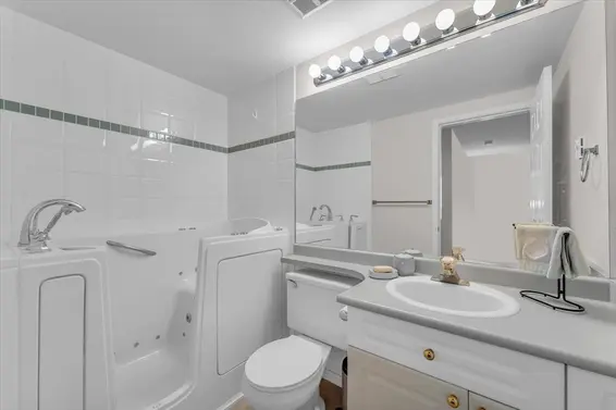 314 128 West 8th Street, North Vancouver For Sale - image 21